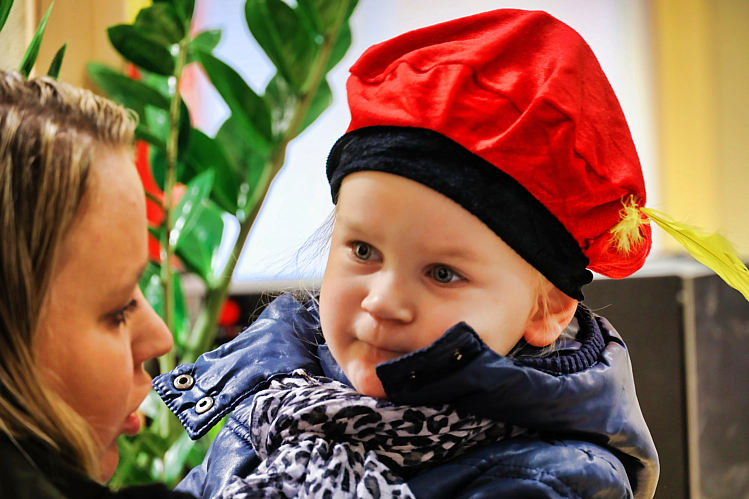 Aankomst van de Sint en zijn Zwarte Pieten in Waarder_008